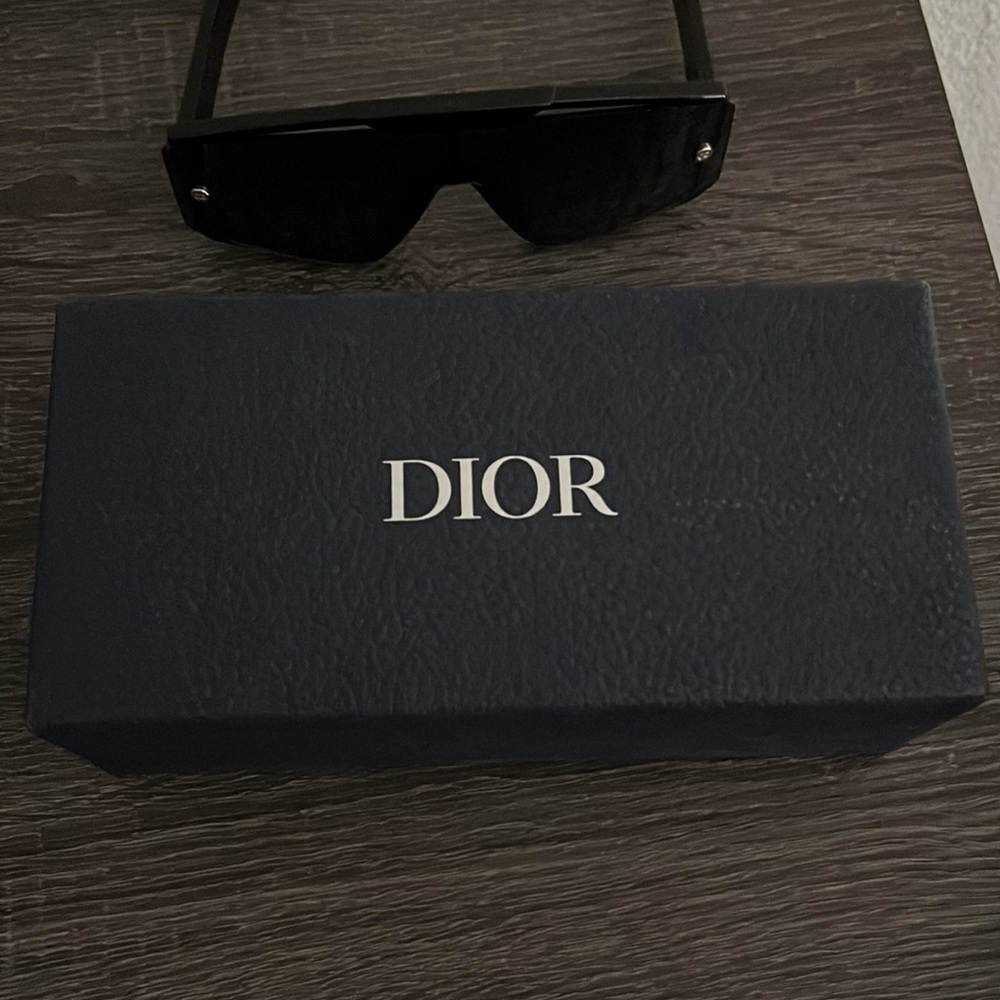 Two  lenses Christian Dior unisex  sunglasses - Picture 2 of 4